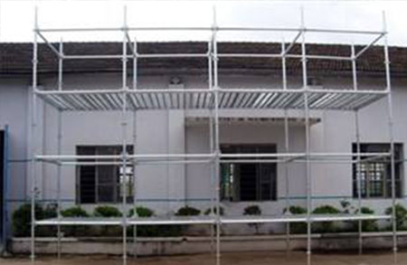 沈陽腳手架外側(cè)為什么要搭建防護(hù)欄